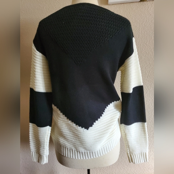 Shermie Fine Knitted loose Sweater size S - Picture 10 of 10